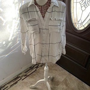 Milk & honey blouse size medium